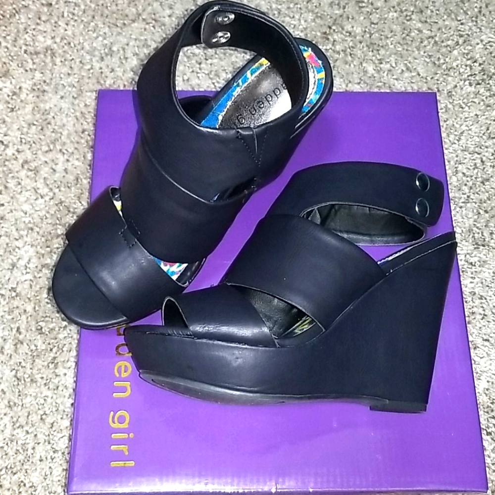 Madden Girl wedges